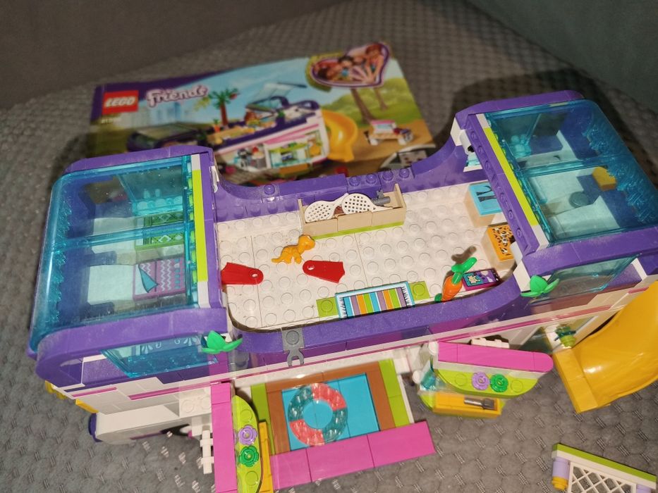 LEGO autobus przyjaźni kamper