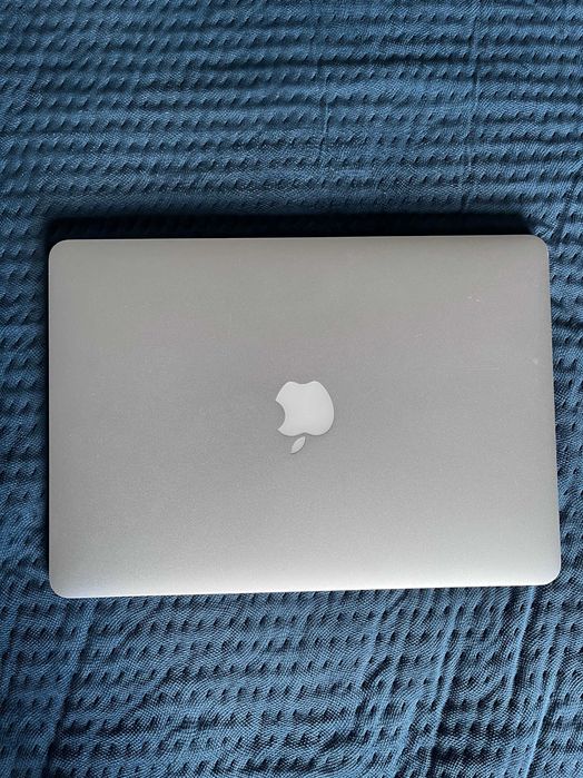 Macbook Air 13 2015 i7-256 GB SSD/ 8GB RAM