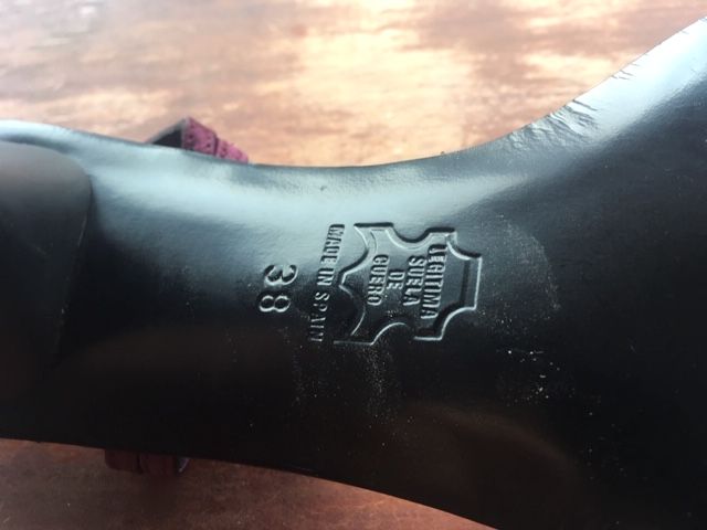 Sandálias NOVAS Zara. tam. 38.