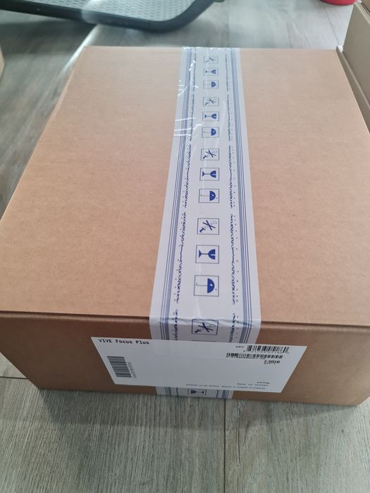 VR шолом HTC Vive Focus Plus