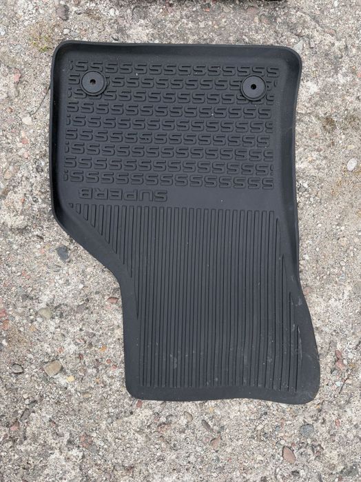 Gumowe dywaniki Skoda Superb 2015-2023