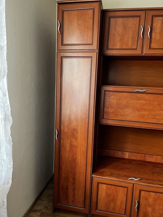 Meblościanka, meble uzywane kolor mahoń, ciemne