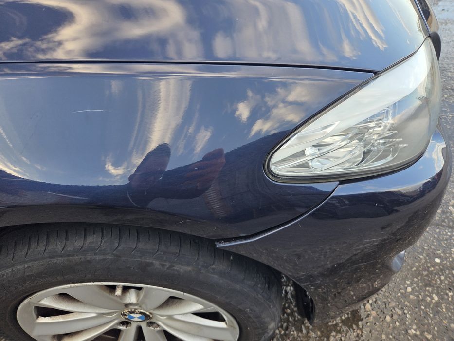 Błotnik prawy przedni BMW F10 F11 Imperialblau A89 przód w kolor oryginał