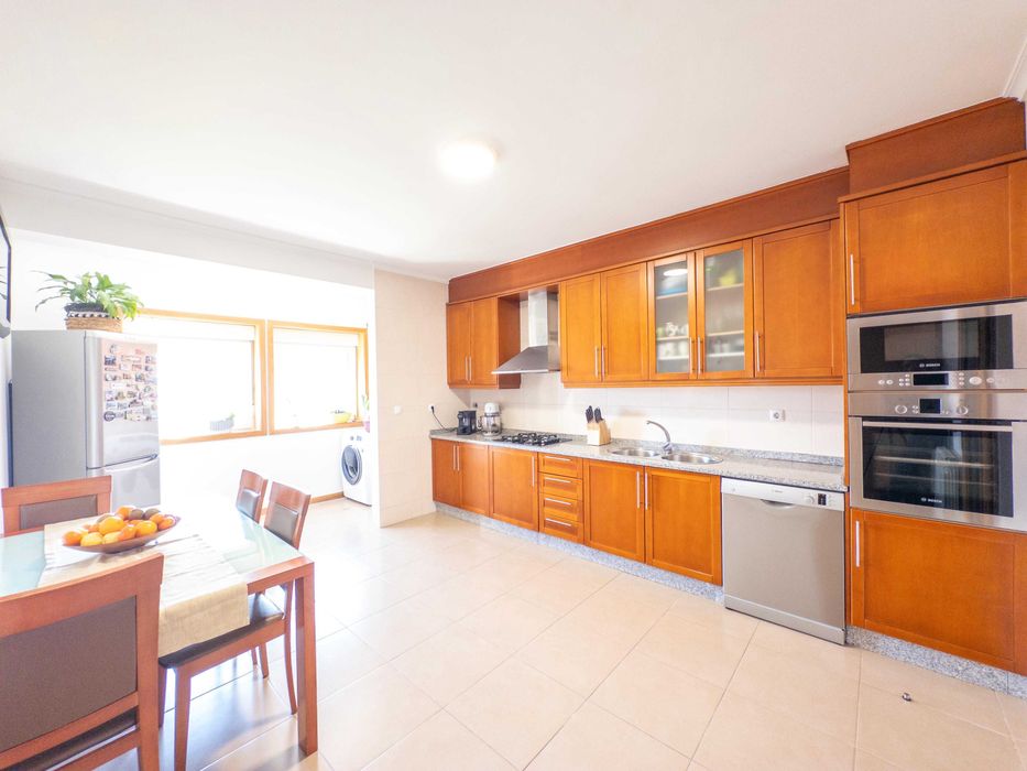 T3 Com Garagem para 2 carros e Arrecadação