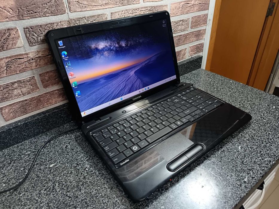 Toshiba L750-1ME core i5 RAM 4GB SSD 128GB