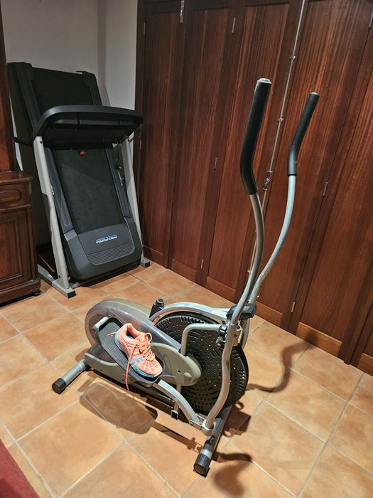 Passadeira corrida e bicicleta elíptica