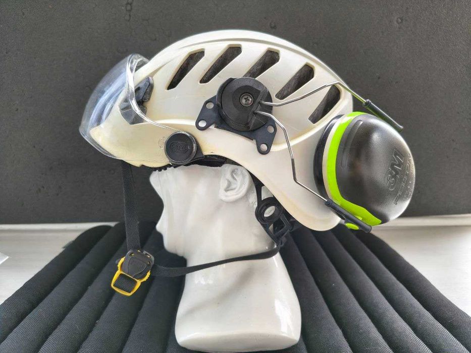 Каска Petzl Alveo Vent + візор + під ліхтар + нова змiнна пiна + навушники 3M PELTOR