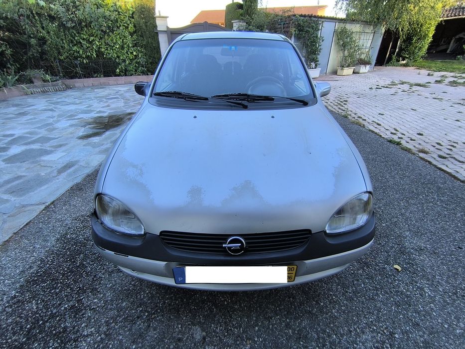 Opel Corsa 1.2 16v 2000 Gasolina
Gasolina