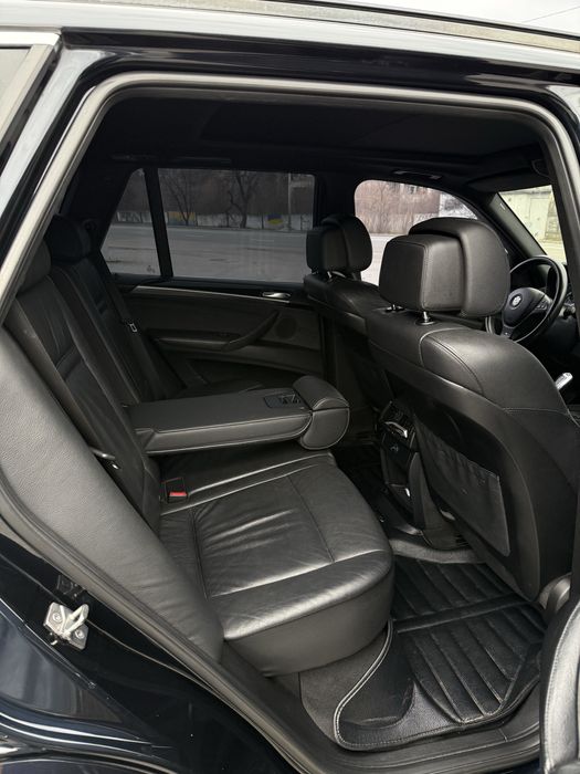 Продам BMW X5 e70 M57