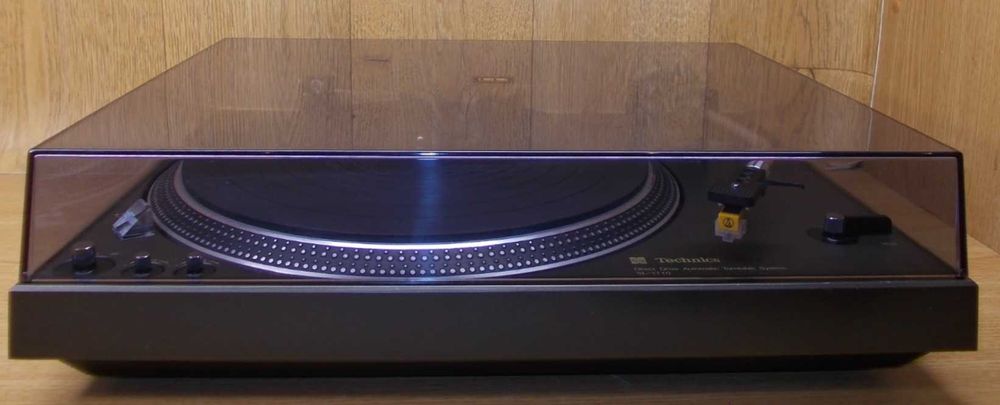 вініловий пргравач Technics SL-1710