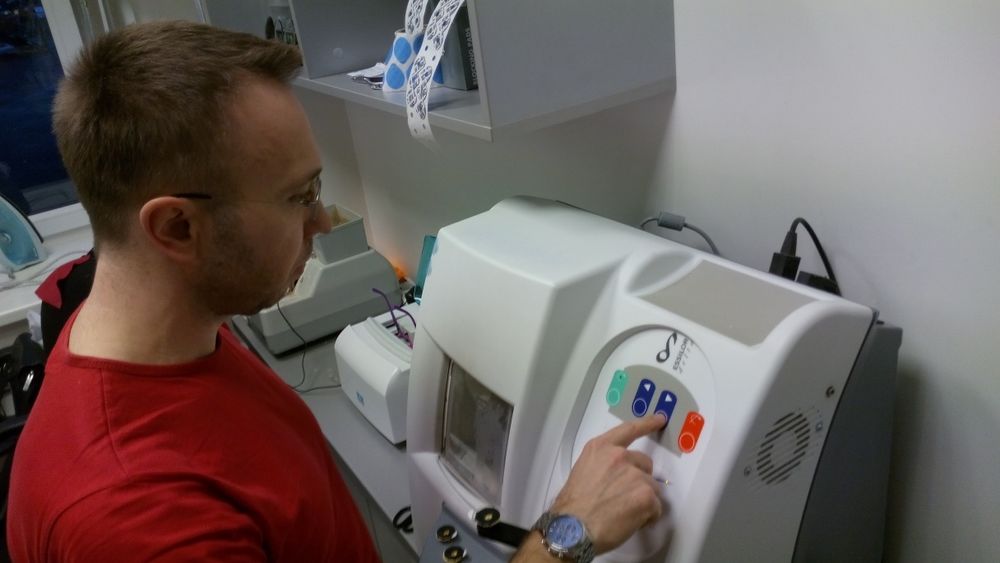 Майстер з ремонту та виготовлення окулярів(Київ)