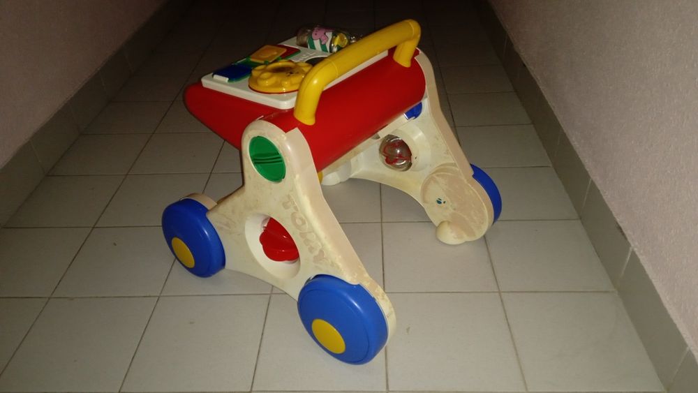 (Tomy) Brinquedo carrinho de suporte para bebé