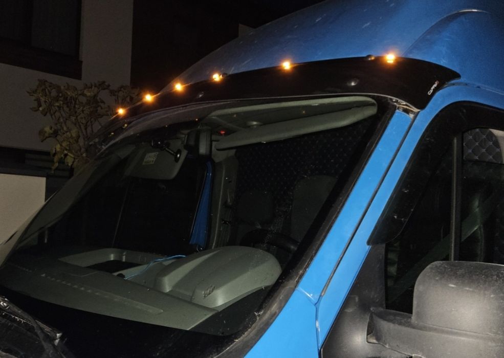 Козирек на лобове скло master /sprinter/t4/ t5/vivaro /iveco