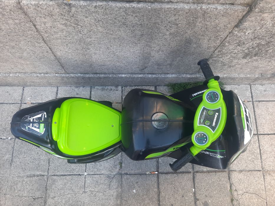 Moto kawasaki para criança a partir dos 3anos