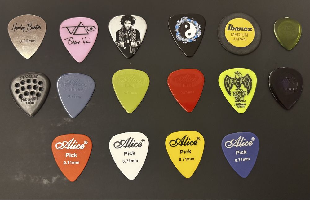 Conjunto de 16 Palhetas de Guitarra