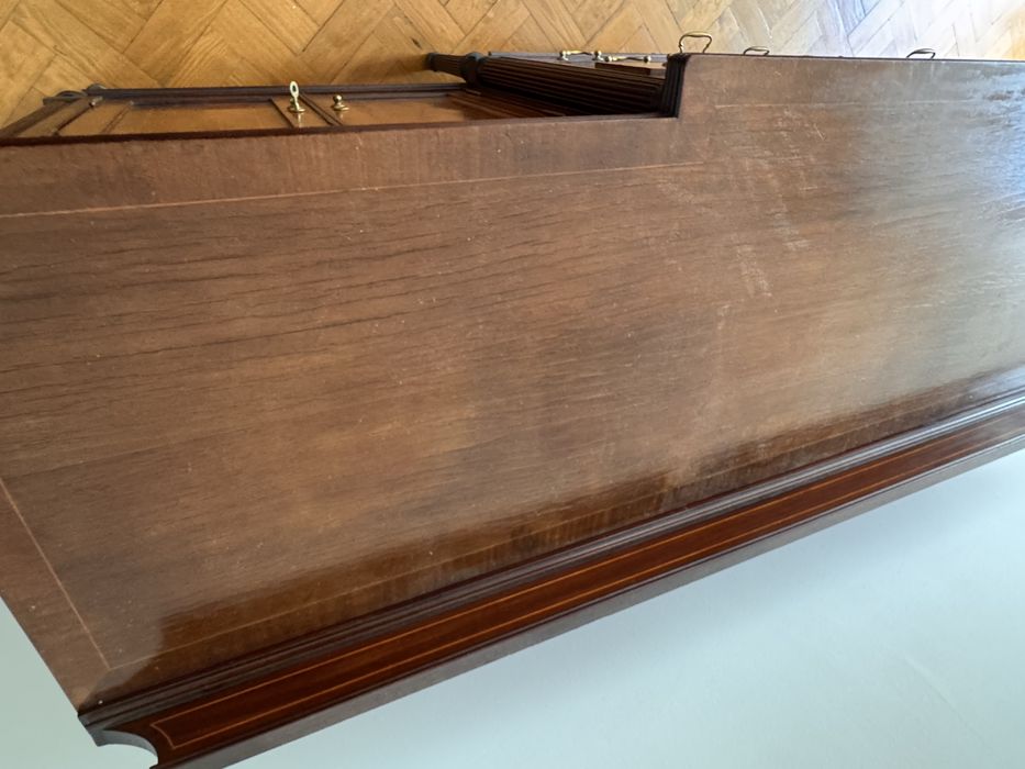 Aparador sideboard antigo em madeira