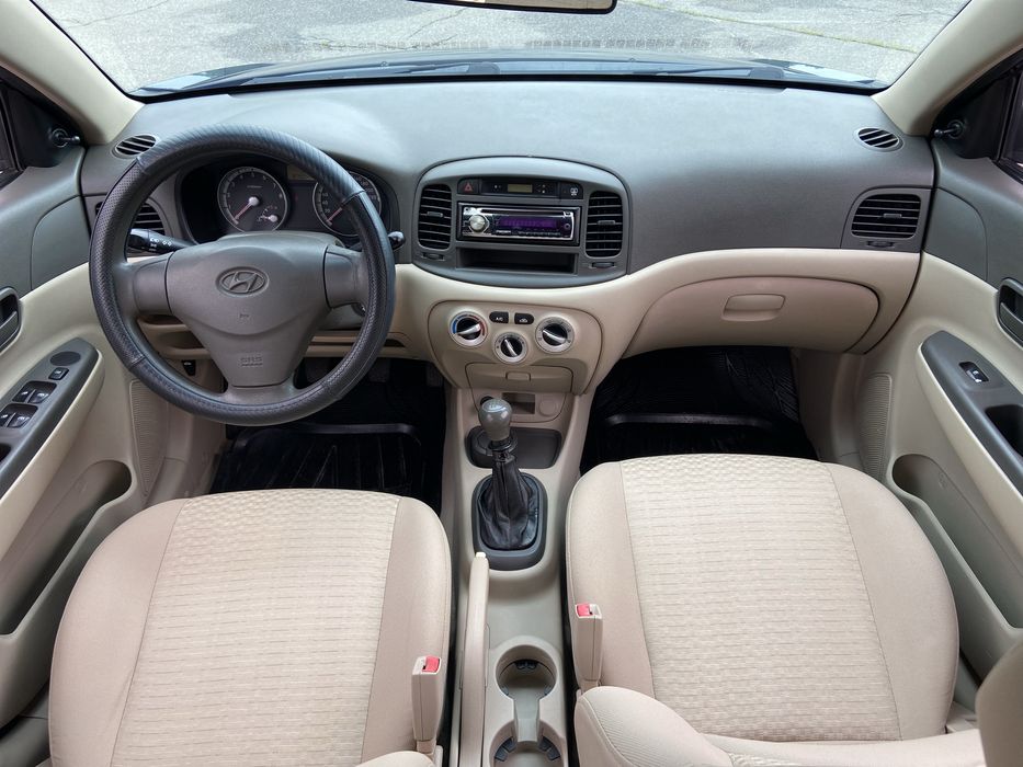 Продам HYUNDAI 97 т ПРОБЕГ состояние идеальное