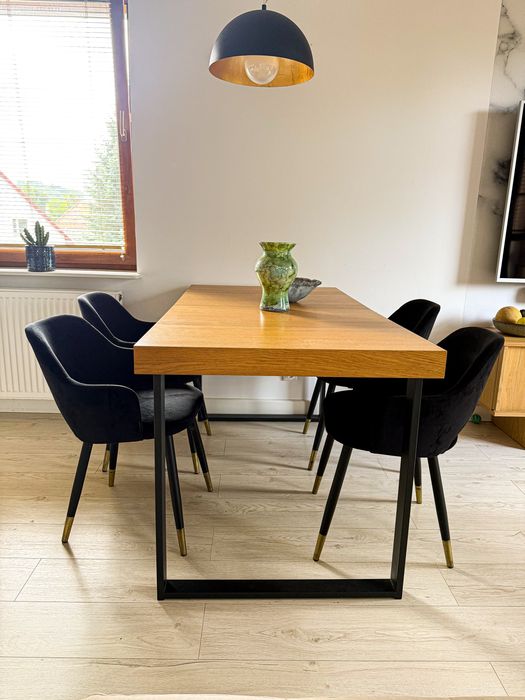 Zestaw Stół ikea  Tarsele i krzesla tapicerowane