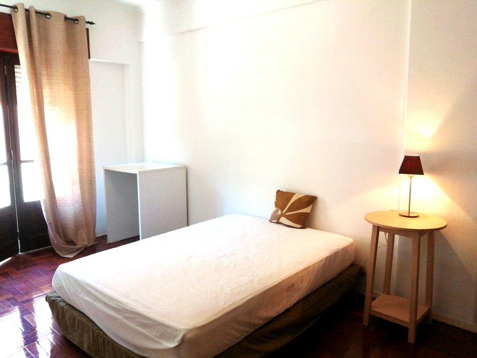 Vendo mobília quarto e cozinha- URGENTE