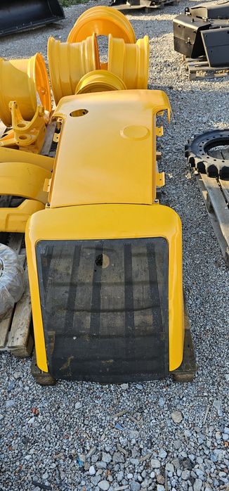 Продам  рамку  радіатора  в зборі  до  JCB