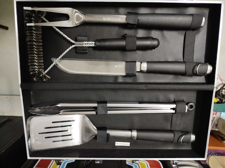 Kit utensílios churrasco novo