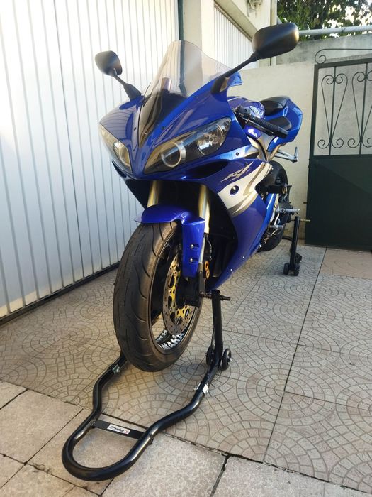 Yamaha R1 super desportiva em muito bom estado,garagem, analiso retoma