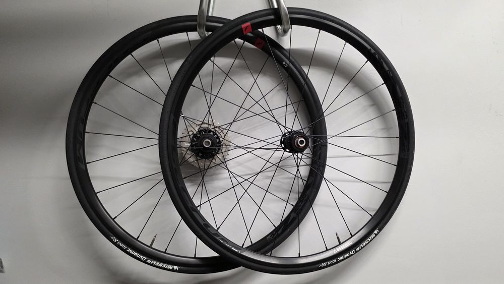 Koła ALU Fulcrum szosowe opony i dętki