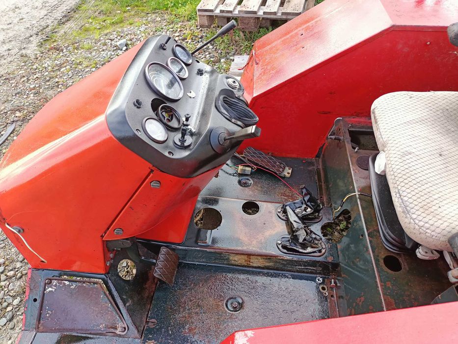 podest zetor konsola błotniki pedały kabrio 7211,7011,5211,5011,6011