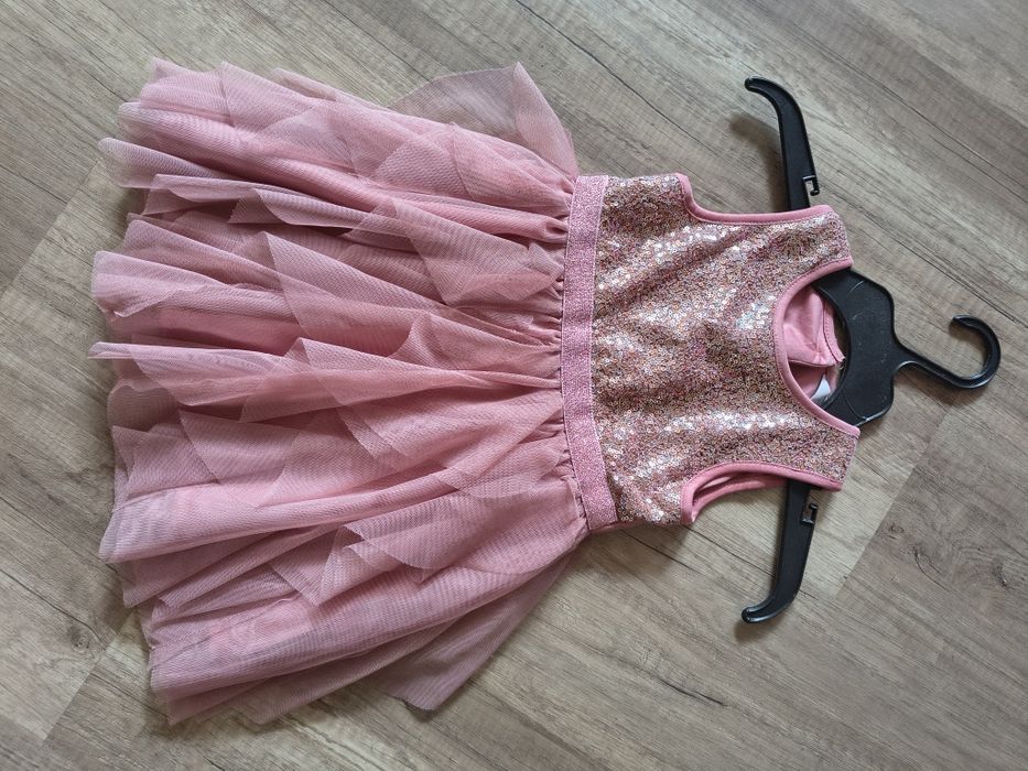 Святкова сукня для дівчинки 92р