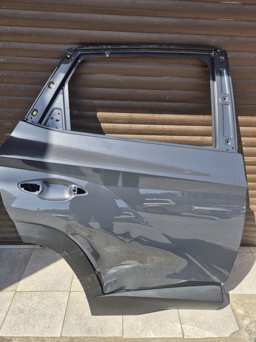 Продам Дверь права  Tucson 2025