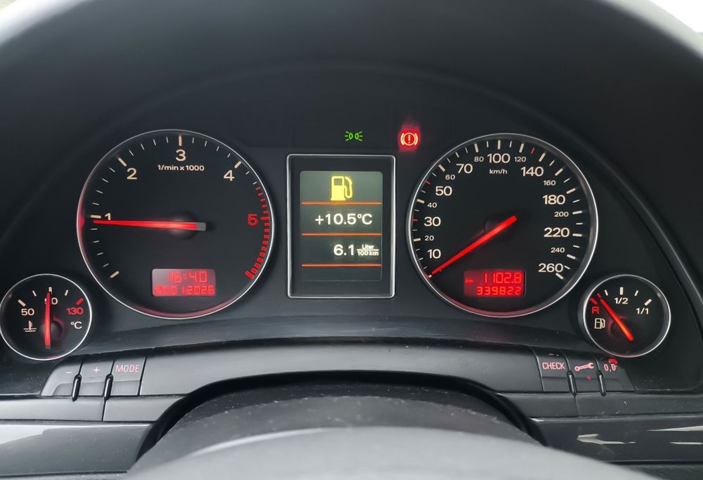 Audi A4 1.9 TDI  Sport Quattro, PD 130 — photo 3