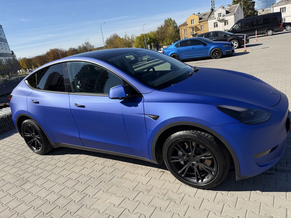 Tesla model Y 2021