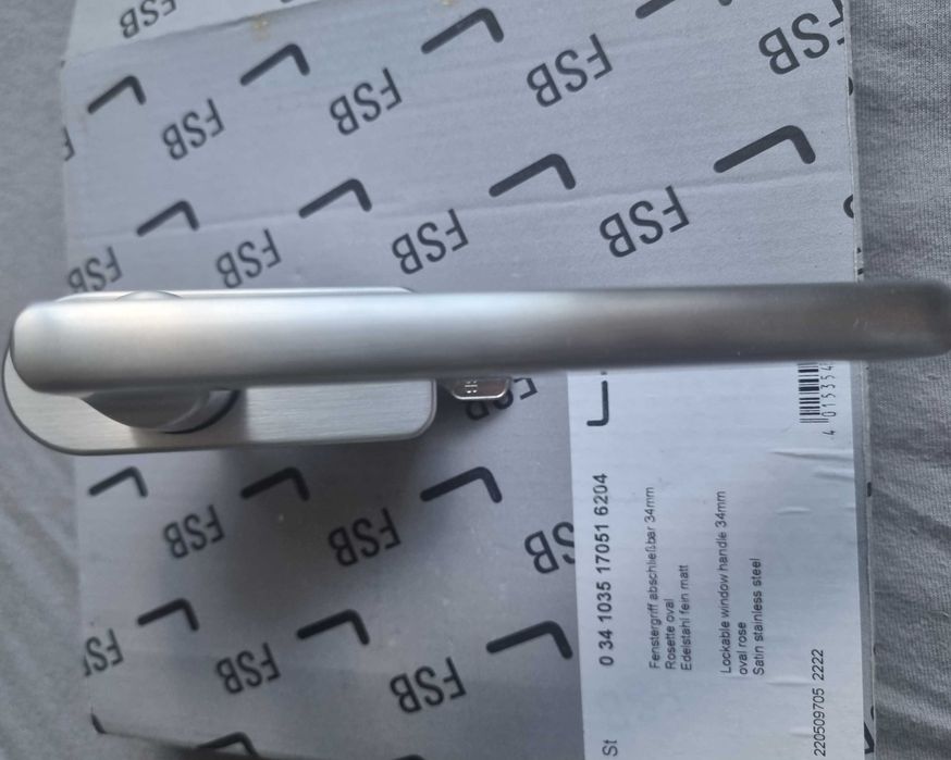 Klamka do okien i drzwi  z stali nierdzewnej z kluczykiem od dołu