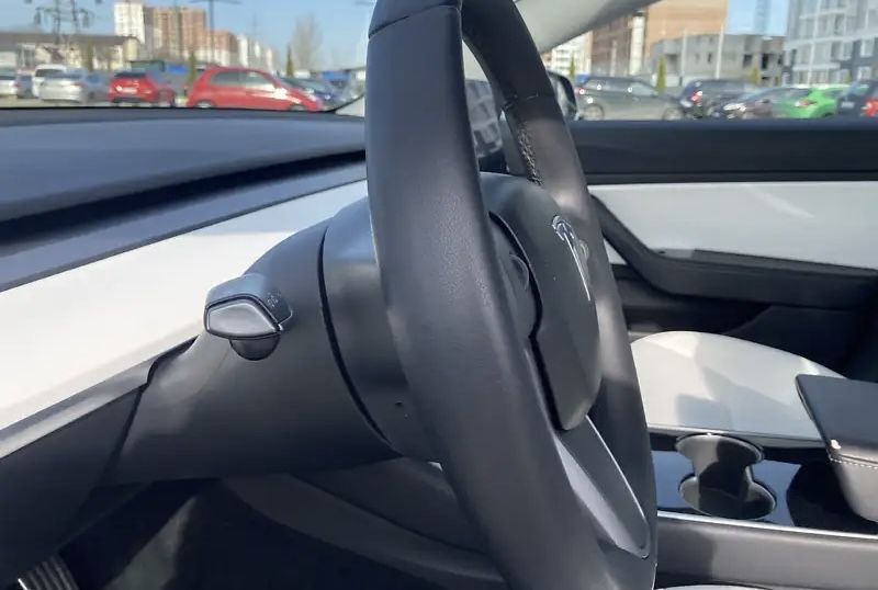 Продам TESLA 3 long range DUAL MOTOR 4x4
