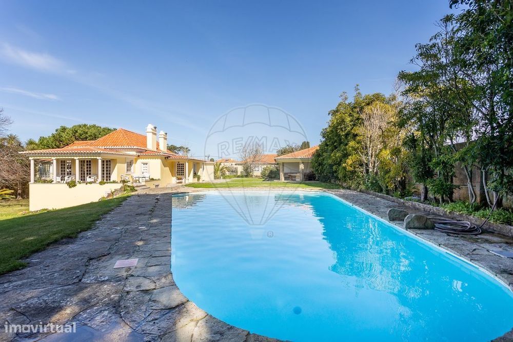 Moradia T8 para venda