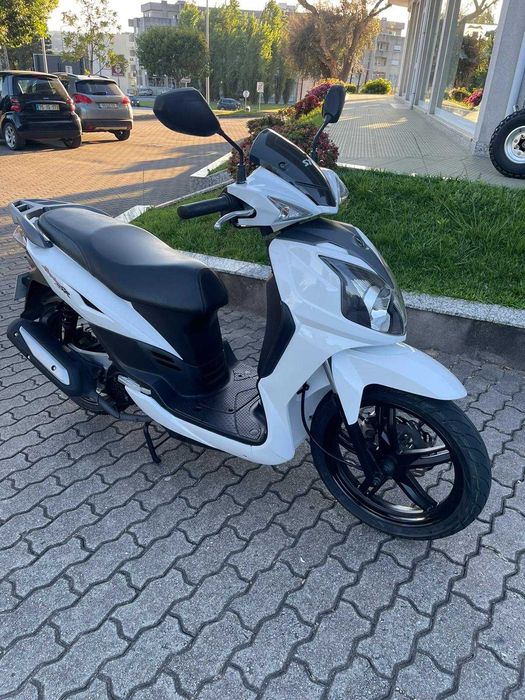 Moto scooter 125 SYM como mova