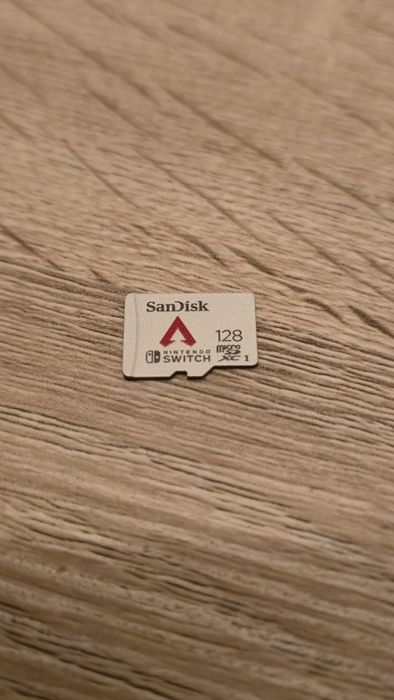 Zestaw Nintendo Switch OLED + 2xJoycony + Pro Controller + 6 Gier etui