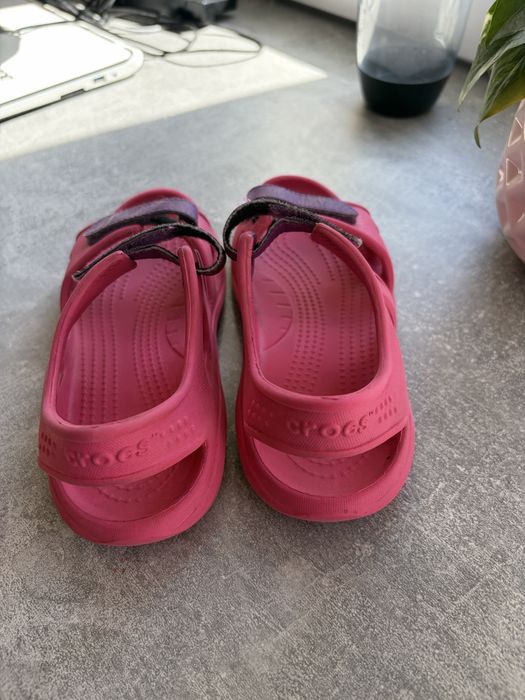 Sandałki dIecięce crocs różowe J1