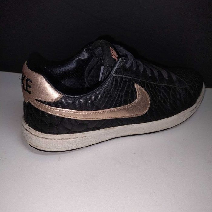 Оригинал Кожаные Женские Кроссовки Nike Court Premium (37.5 размер) Люкс