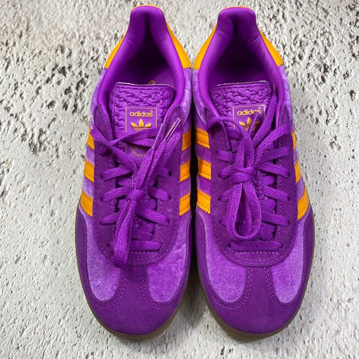 ih0277 Оригінал нові оригінал жіночі кеди adidas gazelle indoor purple