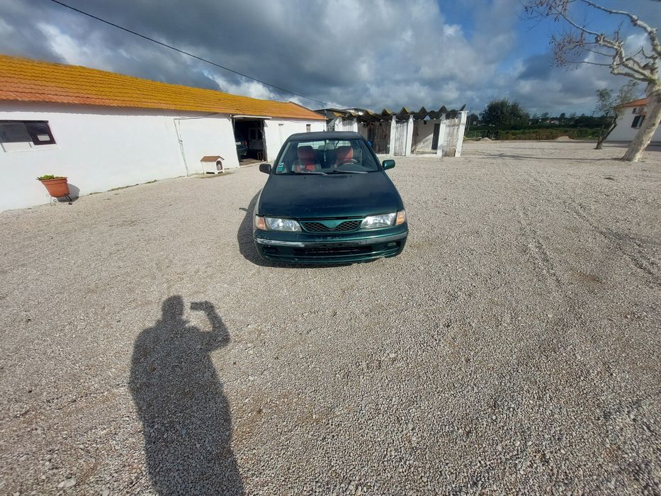 Nissan  almera  20D  comercial