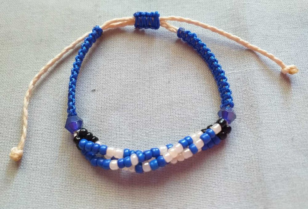 4 Pulseiras em Macramê Sobriedade com Miçangas e Cristais
