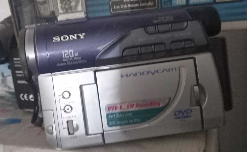 Camera Sony DCR-DVD92