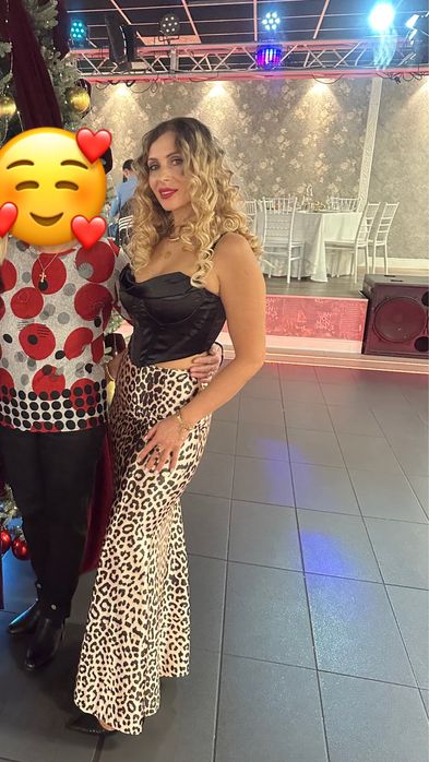 Дуже стильна атласна спідниця лео!