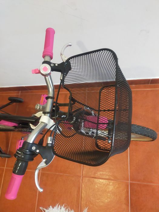 Bicicleta criança B'TWIN 20" + cesto + rodinhas