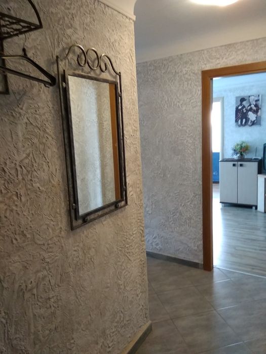 Оренда квартири подобово ,2 кiмн,центр,чисто,Володимирска105