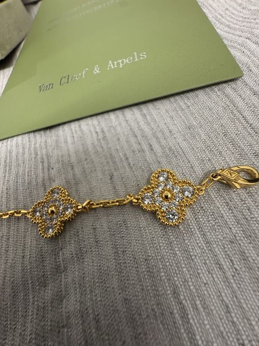 Pulseira Van Cleef & Arpels – Dourada