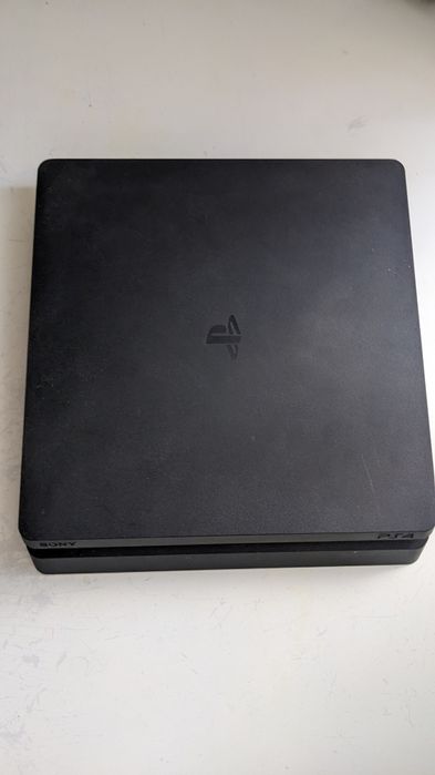 Продам PS4 slim 500 гб
