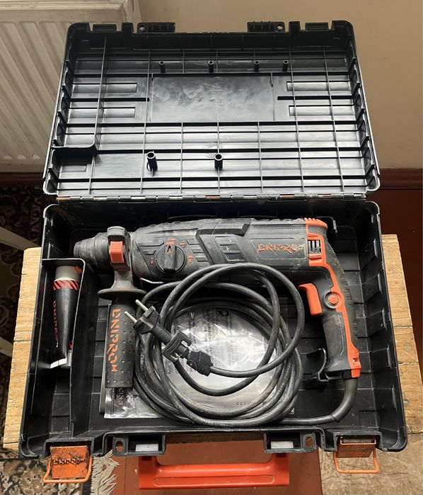 Перфоратор Dnipro-M RH-100