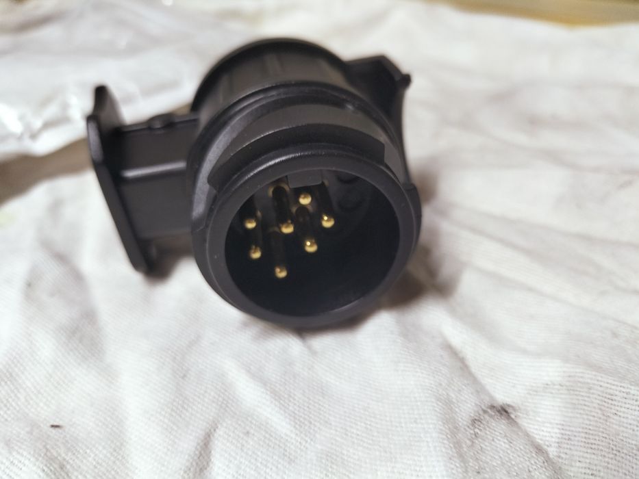 Redutor / conversor ficha de 13 pinos para 7 pinos.